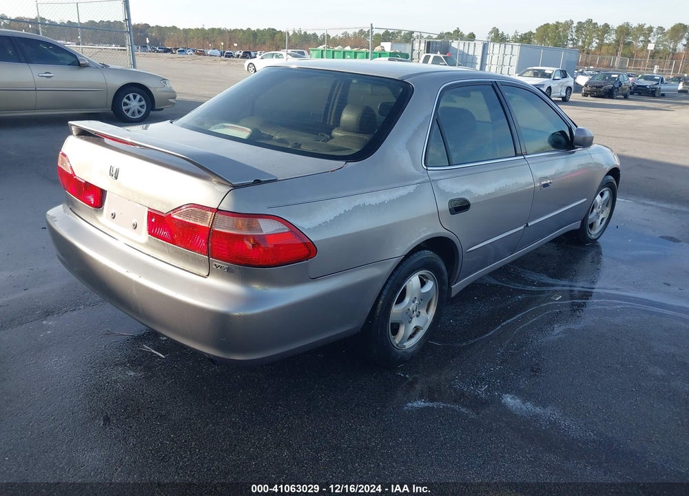 2000 HONDA ACCORD 3.0 EX VIN: 1HGCG1653YA060136