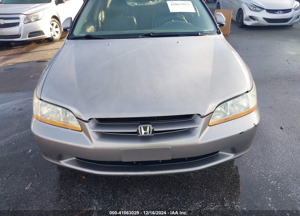 2000 HONDA ACCORD 3.0 EX VIN: 1HGCG1653YA060136