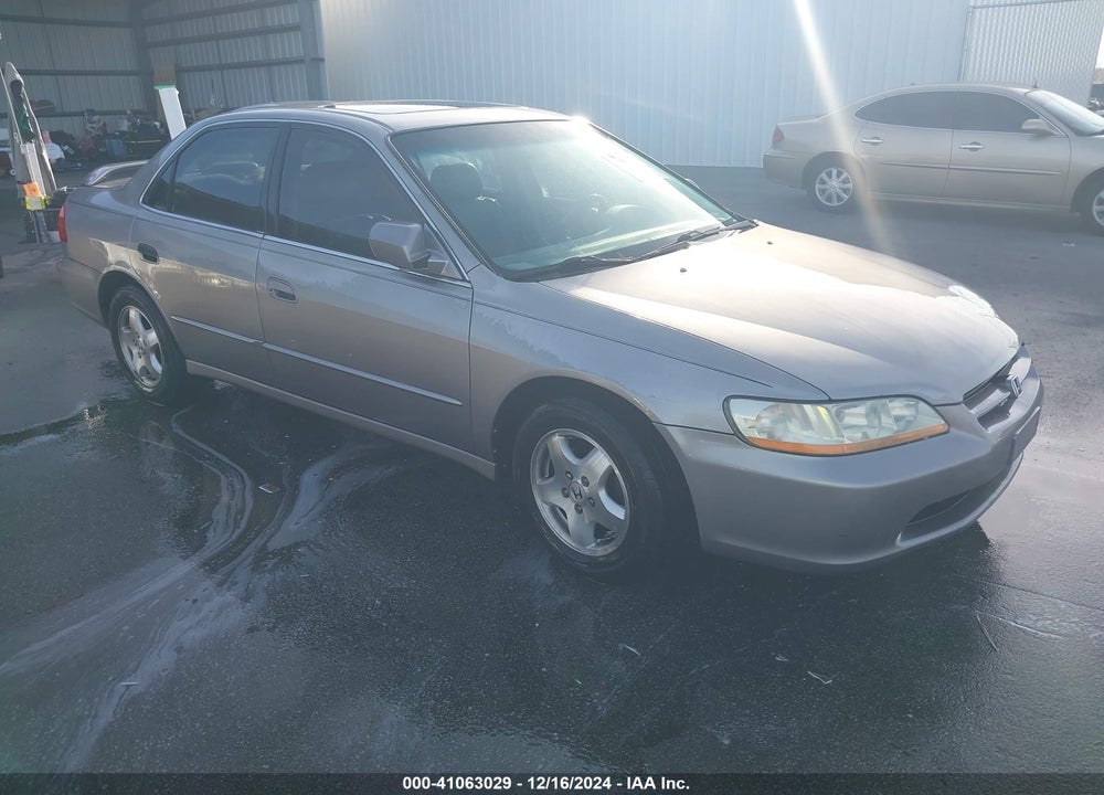 2000 HONDA ACCORD 3.0 EX VIN: 1HGCG1653YA060136