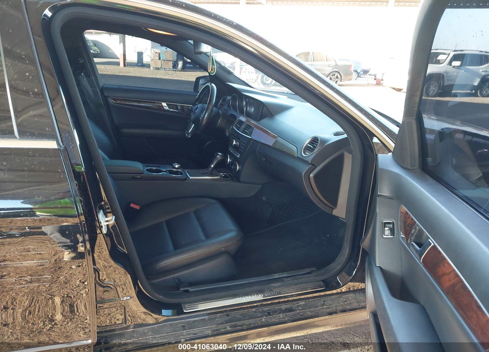 2014 MERCEDES-BENZ C CLASS VIN: WDDGF4HB7EA966752