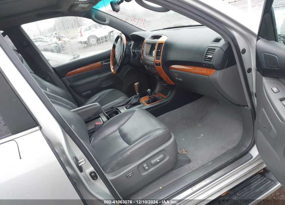 2005 LEXUS GX 470 VIN: JTJBT20X850084386