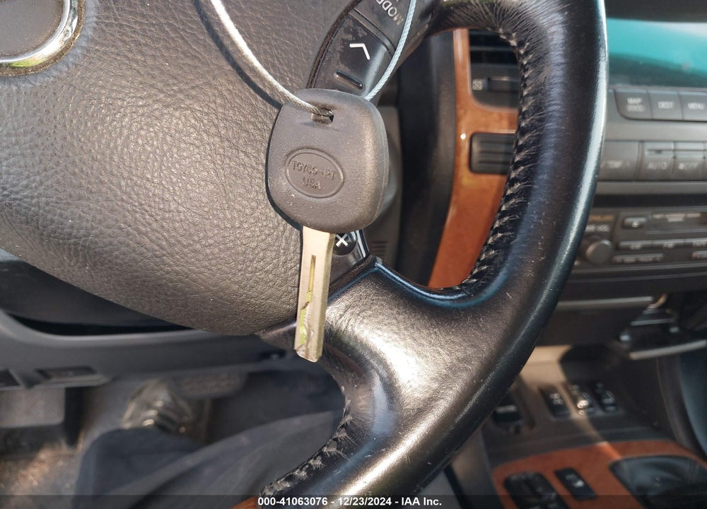 2005 LEXUS GX 470 VIN: JTJBT20X850084386