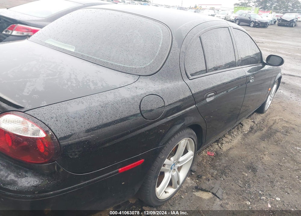 2005 JAGUAR S-TYPE 4.2L V8 R VIN: SAJWA03V551N16808