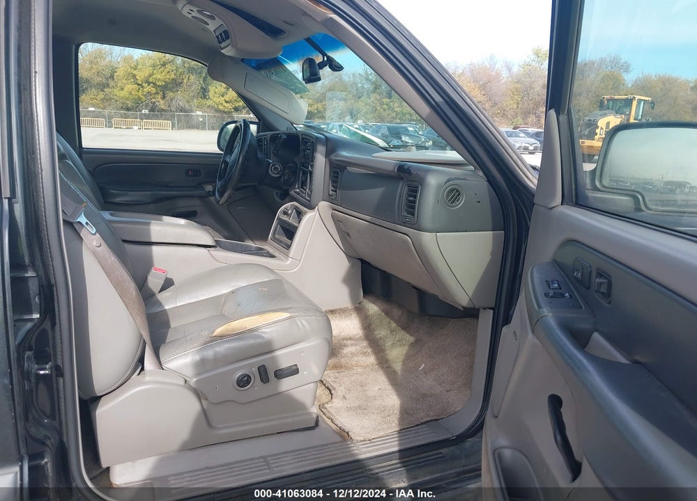 2003 CHEVROLET TAHOE LT VIN: 1GNEK13ZX3R220429