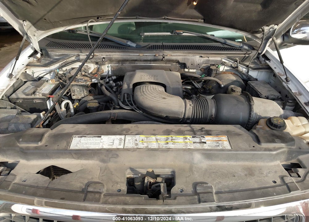 2002 FORD EXPEDITION XLT VIN: 1FMRU15L22LA14970