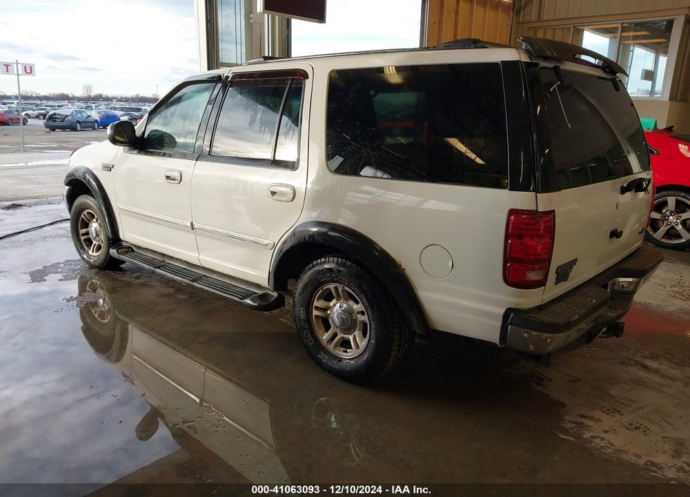 2002 FORD EXPEDITION XLT VIN: 1FMRU15L22LA14970