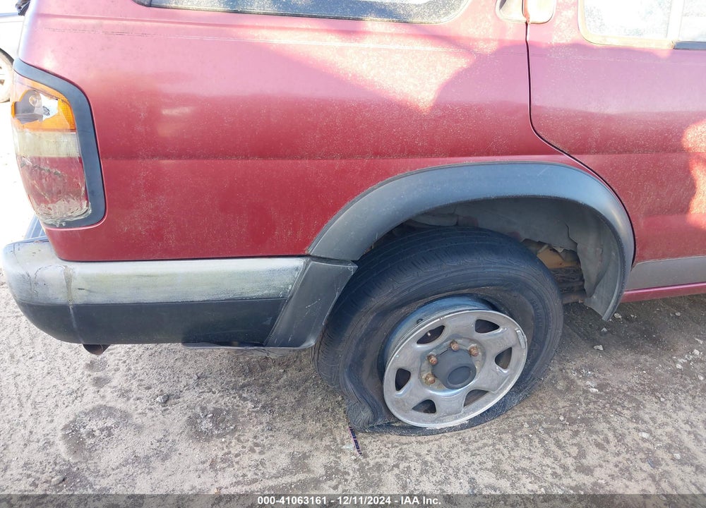 1996 NISSAN PATHFINDER LE/SE/XE VIN: JN8AR05Y3TW012884