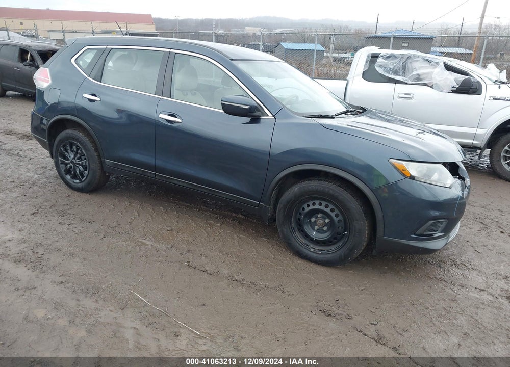 2015 NISSAN ROGUE S VIN: 5N1AT2MT3FC909655