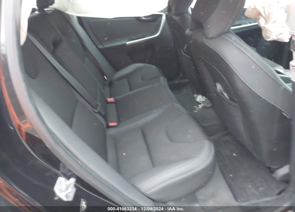 2015 VOLVO XC60 T5 VIN: YV440MDJ2F2667805