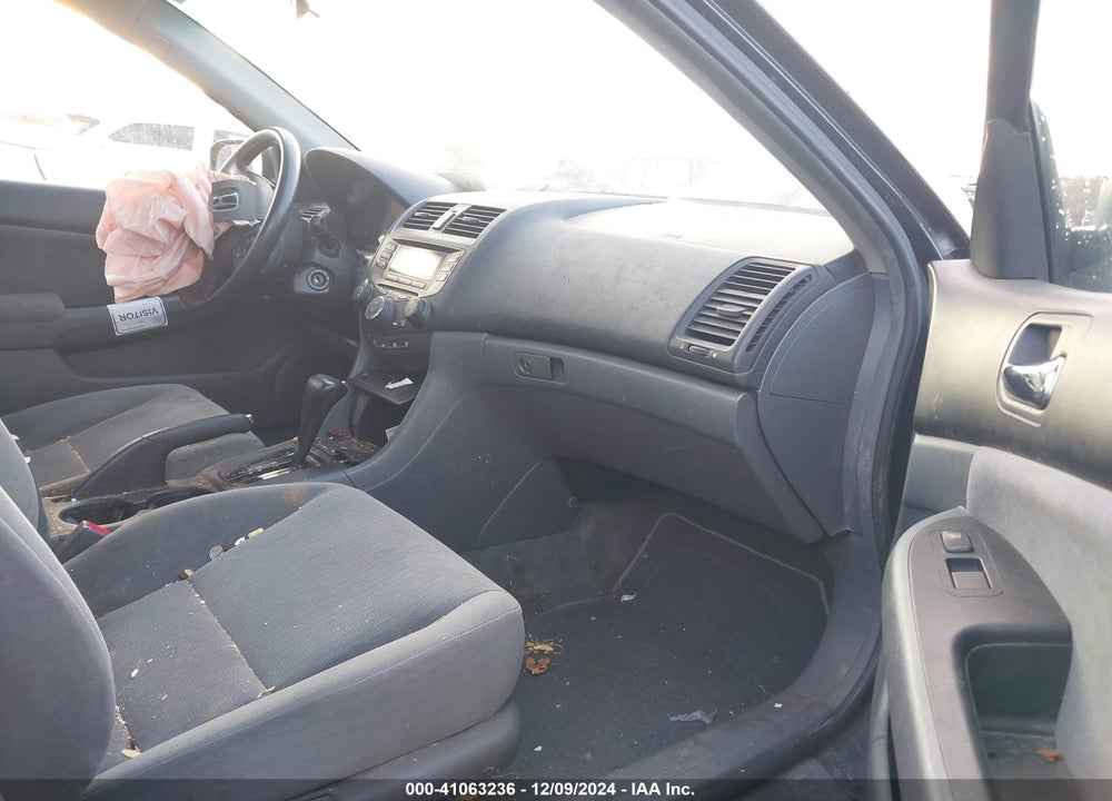 2005 HONDA ACCORD 2.4 LX VIN: 1HGCM56465A101684