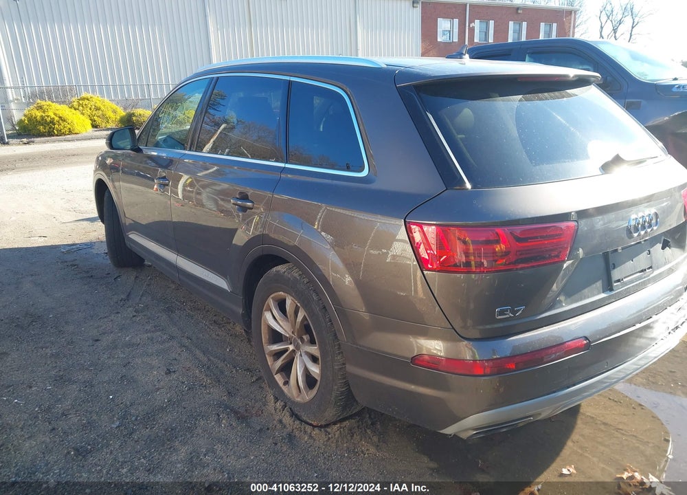 2017 AUDI Q7 3.0T PREMIUM VIN: WA1LAAF76HD018473