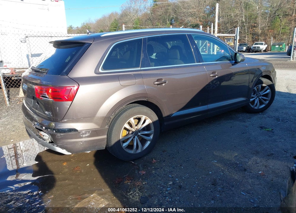 2017 AUDI Q7 3.0T PREMIUM VIN: WA1LAAF76HD018473
