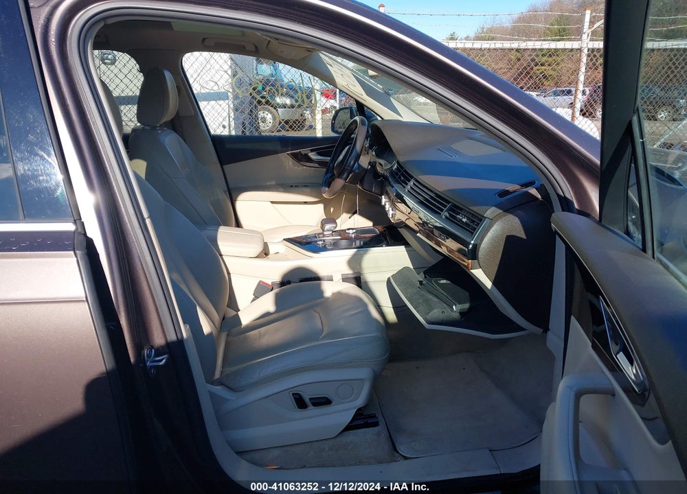 2017 AUDI Q7 3.0T PREMIUM VIN: WA1LAAF76HD018473