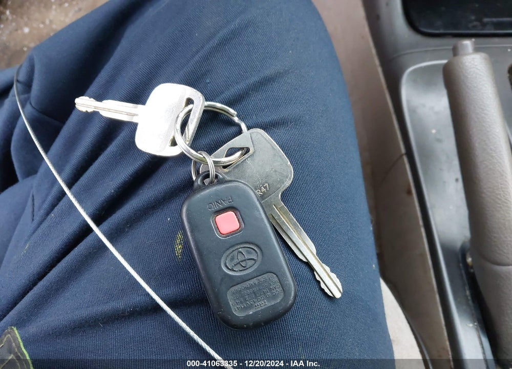 2003 TOYOTA CAMRY LE VIN: 4T1BE32K83U742441