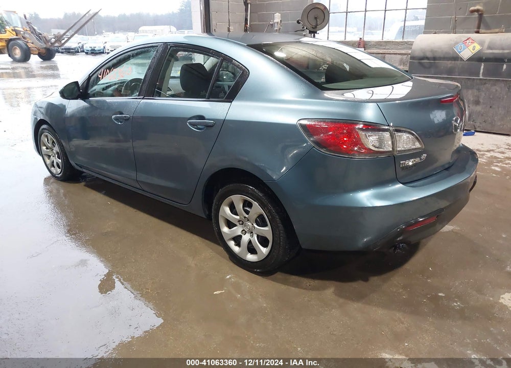 2011 MAZDA MAZDA3 VIN: JM1BL1UGXB1497195