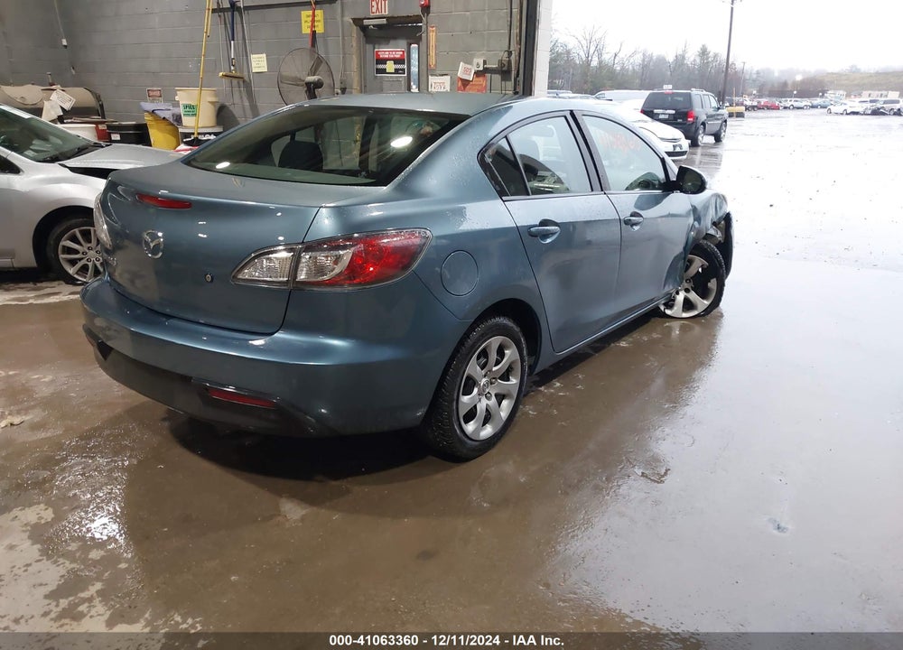 2011 MAZDA MAZDA3 VIN: JM1BL1UGXB1497195