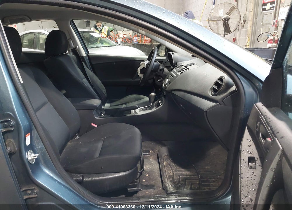2011 MAZDA MAZDA3 VIN: JM1BL1UGXB1497195