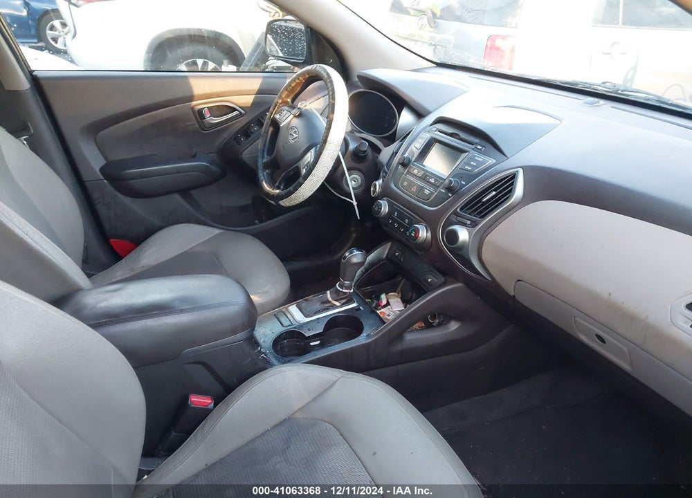 2015 HYUNDAI TUCSON SE VIN: KM8JU3AG3FU048692