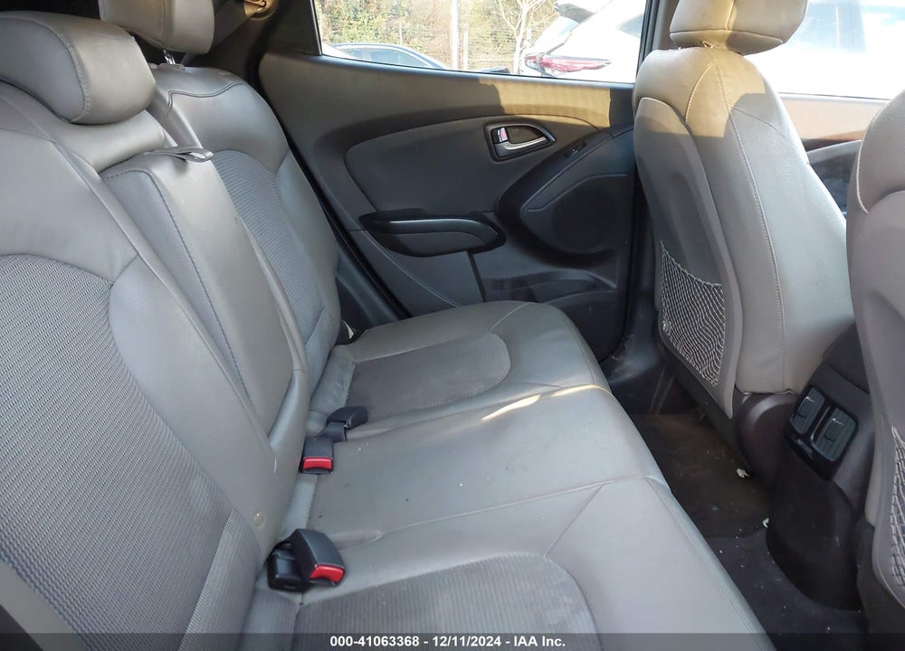 2015 HYUNDAI TUCSON SE VIN: KM8JU3AG3FU048692