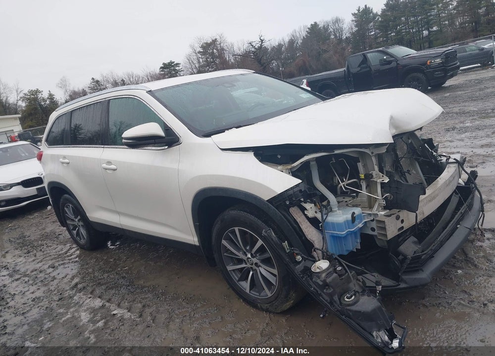 2019 TOYOTA HIGHLANDER XLE VIN: 5TDJZRFHXKS622987