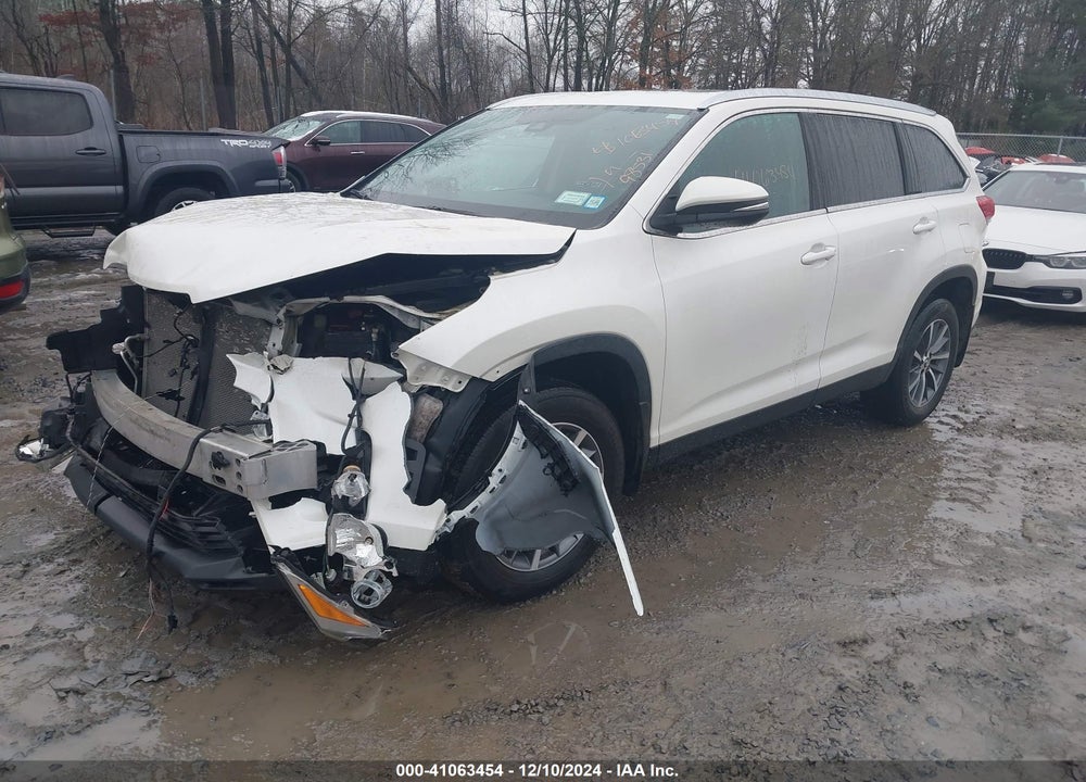 2019 TOYOTA HIGHLANDER XLE VIN: 5TDJZRFHXKS622987