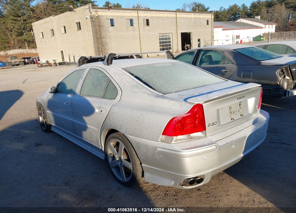 2005 VOLVO S60 R VIN: YV1RH527452450313