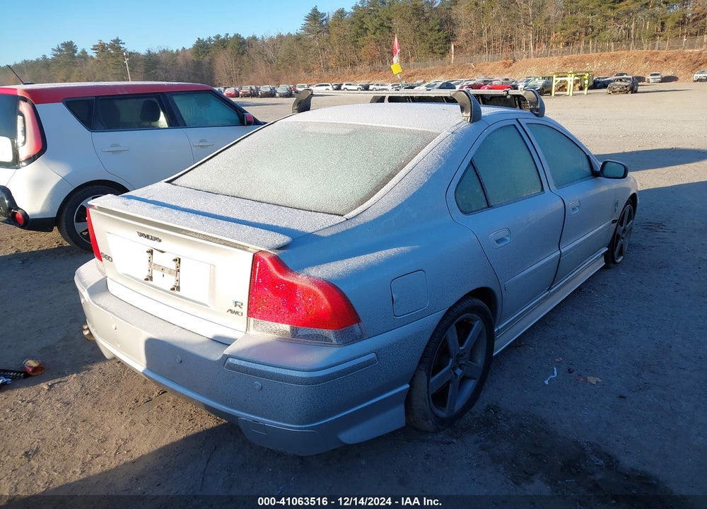 2005 VOLVO S60 R VIN: YV1RH527452450313