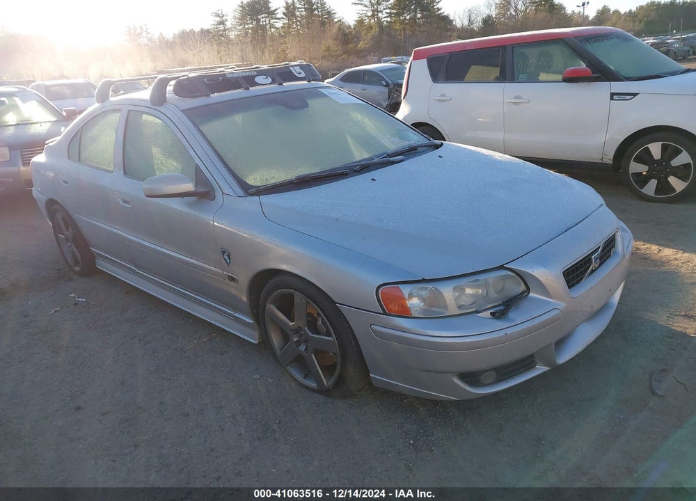 2005 VOLVO S60 R VIN: YV1RH527452450313
