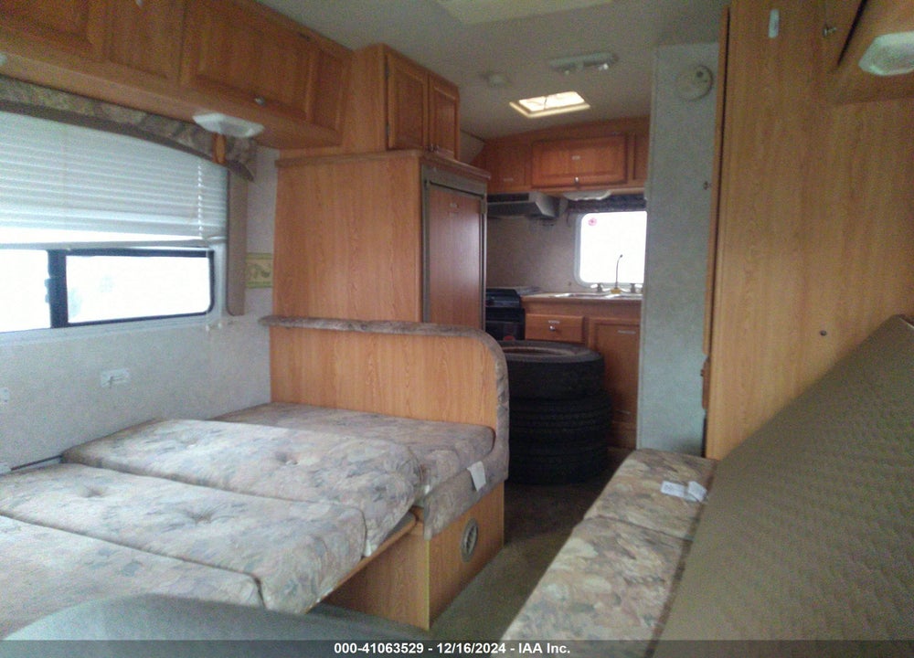 2003 FORD E-350 CUTAWAY STANDARD VIN: 1FDWE35L43HA06403