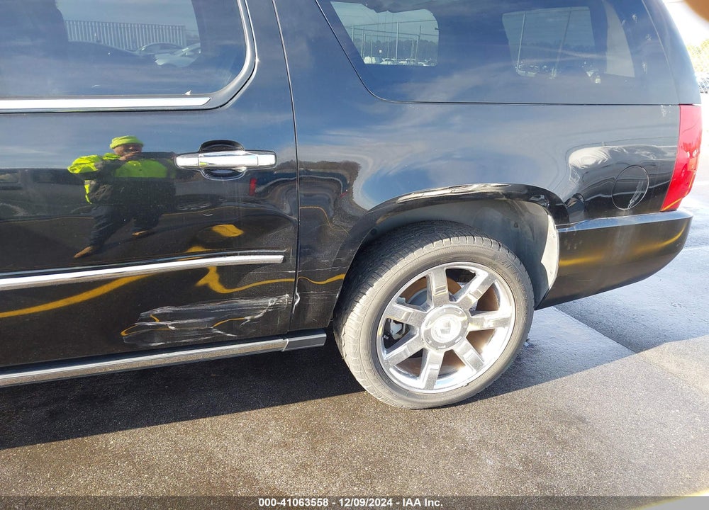 2007 CADILLAC ESCALADE ESV STANDARD VIN: 1GYFK66827R327083
