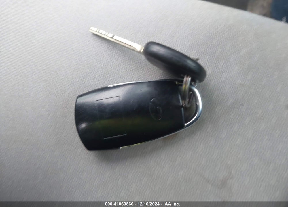 2011 HYUNDAI VERACRUZ GLS VIN: KM8NUDCC0BU163147
