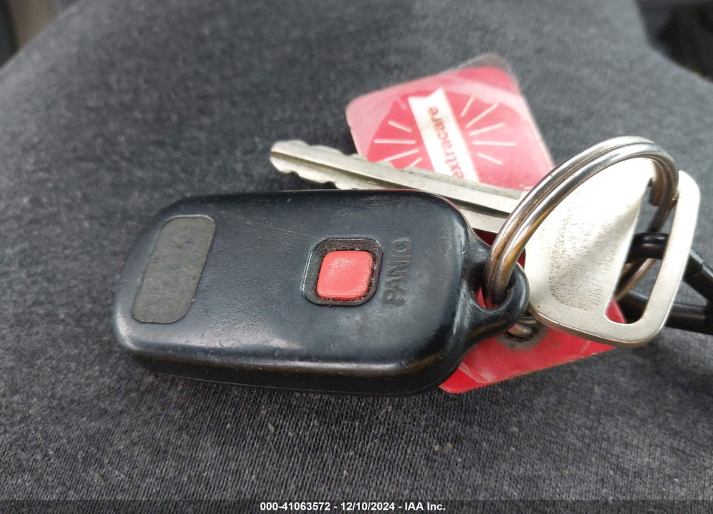 2003 TOYOTA SIENNA CE VIN: 4T3ZF19C43U518508