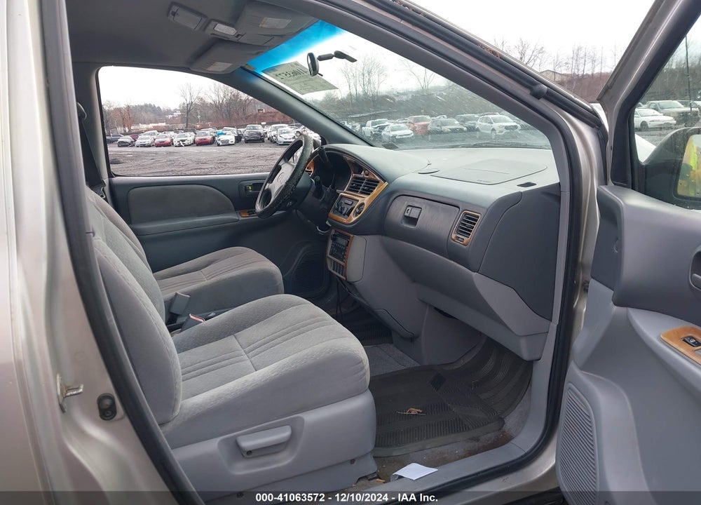 2003 TOYOTA SIENNA CE VIN: 4T3ZF19C43U518508