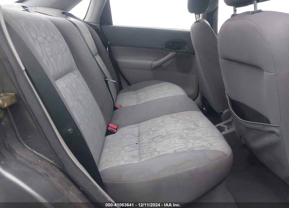 2005 FORD FOCUS ZX4 VIN: 1FAFP34N85W158920