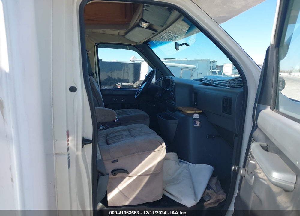 1993 FORD ECONOLINE E350 CUTAWAY VAN VIN: 1FDKE30G1PHA60403