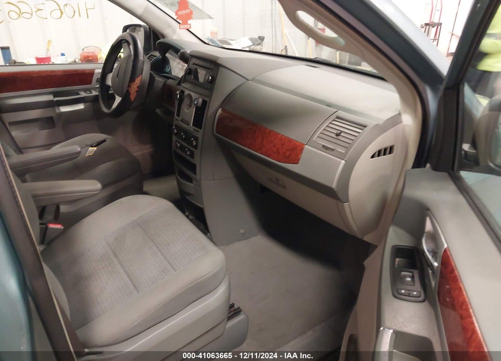 2009 CHRYSLER TOWN & COUNTRY TOURING VIN: 2A8HR54119R552238