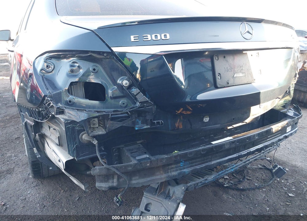 2018 MERCEDES-BENZ E 300 4MATIC VIN: WDDZF4KB5JA440390
