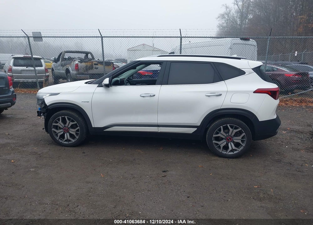 2021 KIA SELTOS VIN: KNDETCA29M7182826