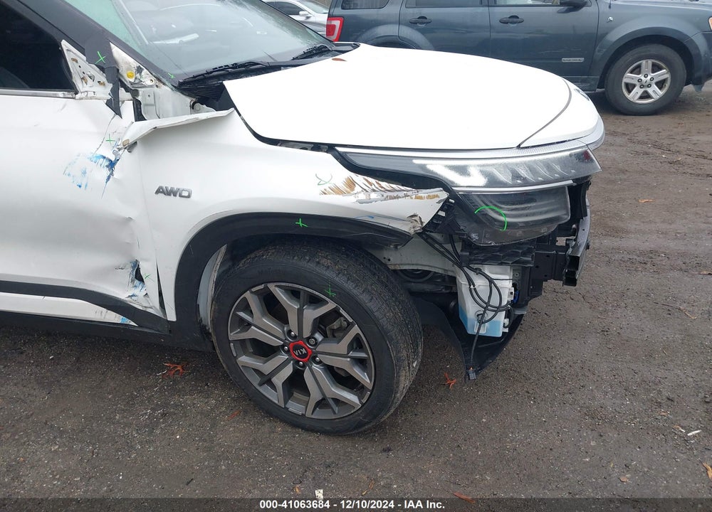 2021 KIA SELTOS VIN: KNDETCA29M7182826