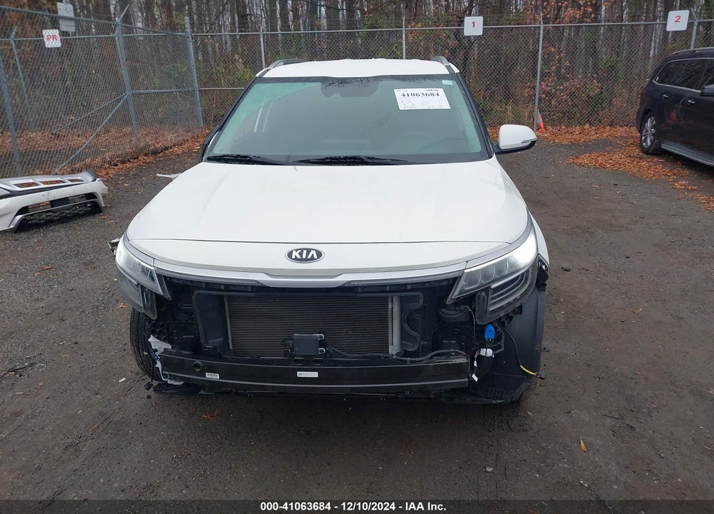 2021 KIA SELTOS VIN: KNDETCA29M7182826