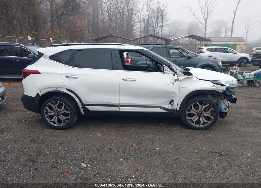 2021 KIA SELTOS VIN: KNDETCA29M7182826