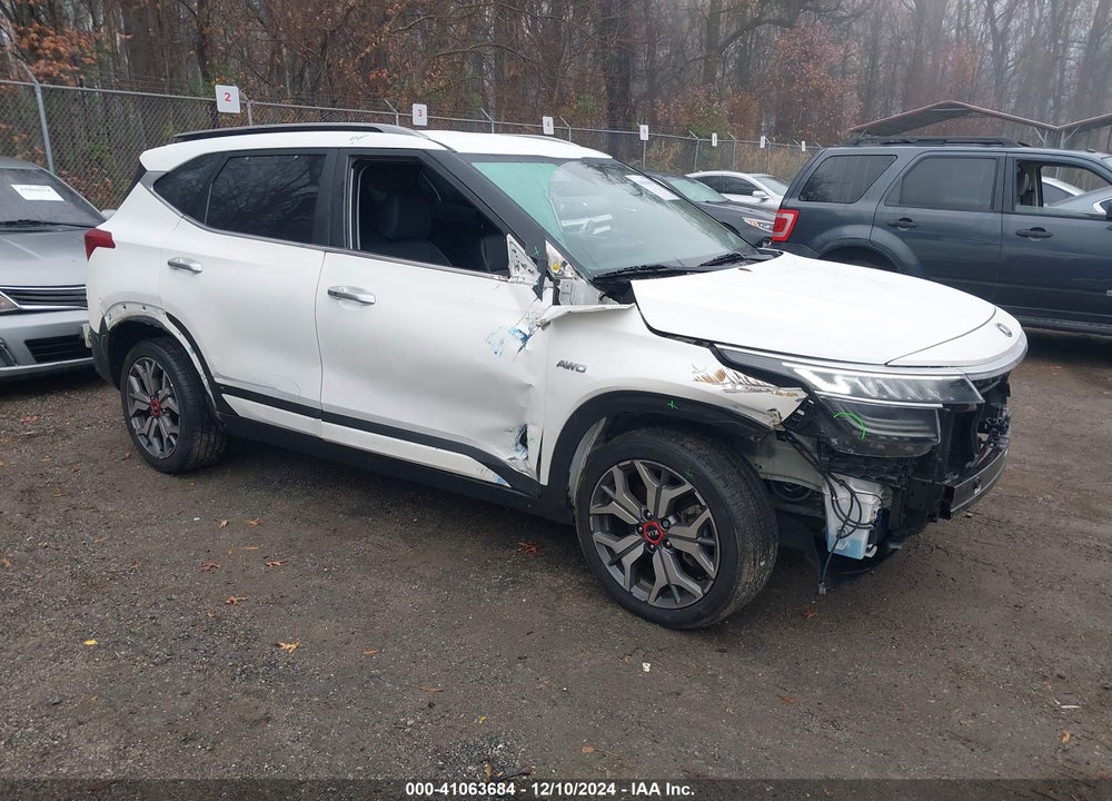2021 KIA SELTOS VIN: KNDETCA29M7182826