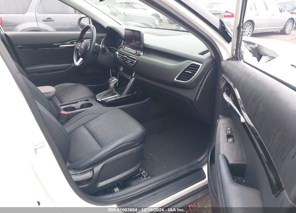 2021 KIA SELTOS VIN: KNDETCA29M7182826