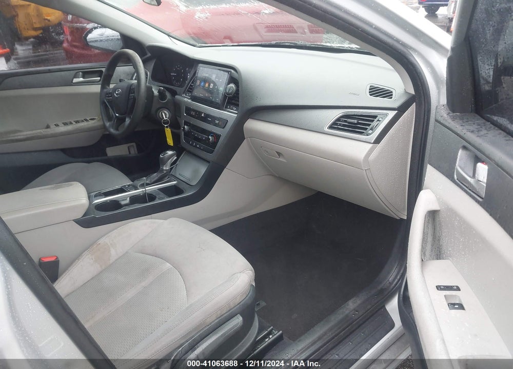 2017 HYUNDAI SONATA VIN: 5NPE24AF9HH559460
