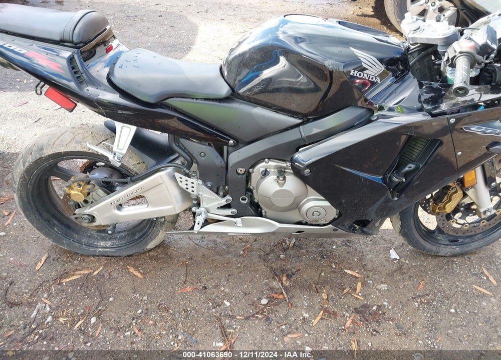 2003 HONDA MOTORCYCLE VIN: JH2TC370X3M004588