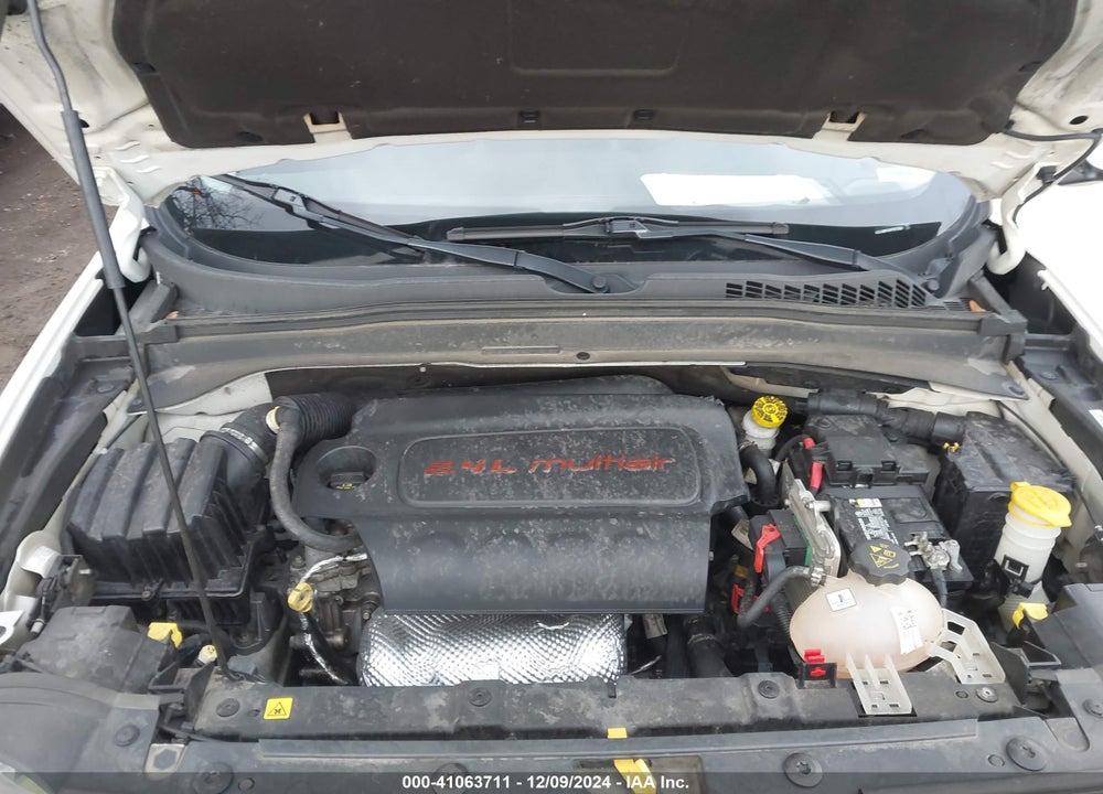 2015 JEEP RENEGADE LATITUDE VIN: ZACCJBBT0FPB72081