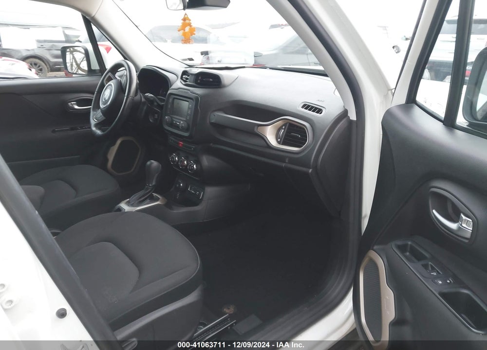 2015 JEEP RENEGADE LATITUDE VIN: ZACCJBBT0FPB72081