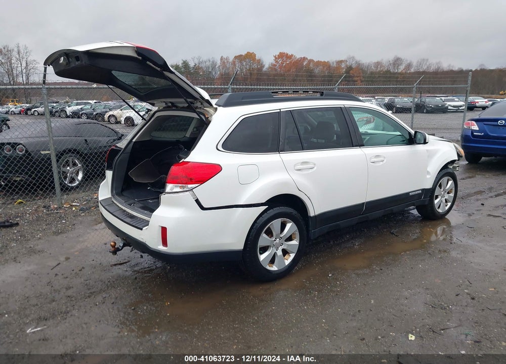 2011 SUBARU OUTBACK 2.5I PREMIUM VIN: 4S4BRBCC1B3425904