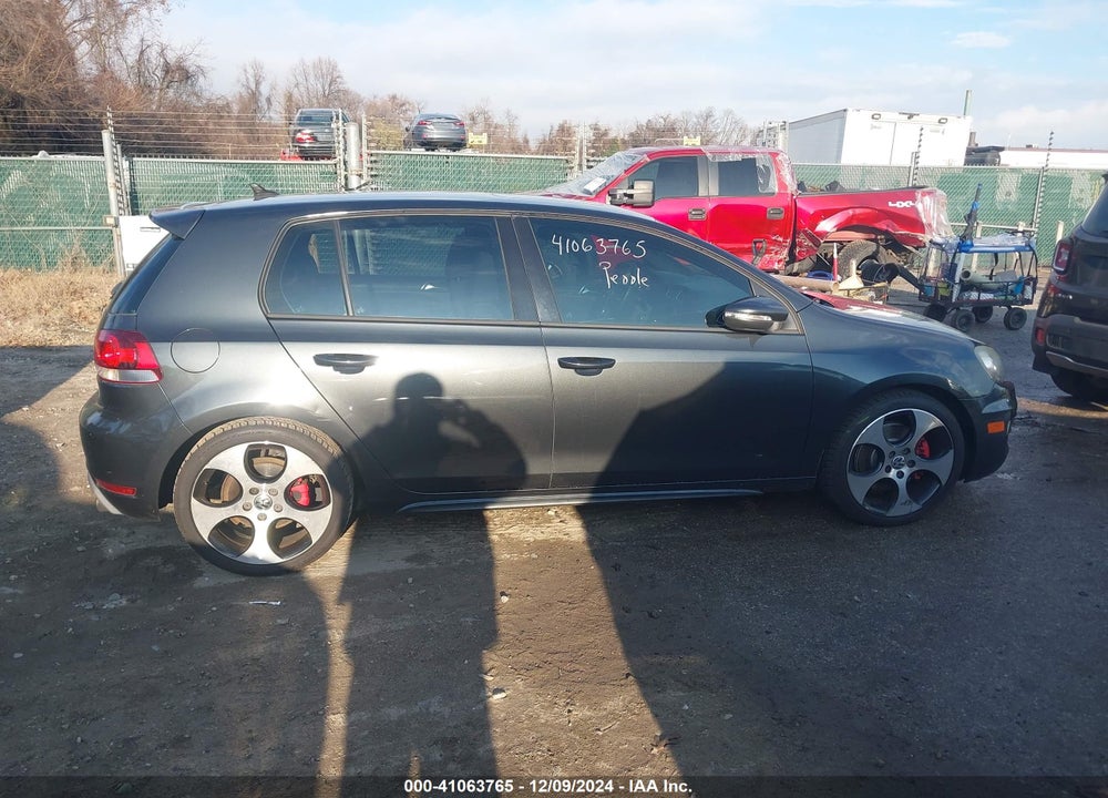 2011 VOLKSWAGEN GTI 4-DOOR/4-DOOR AUTOBAHN VIN: WVWHV7AJ8BW017326
