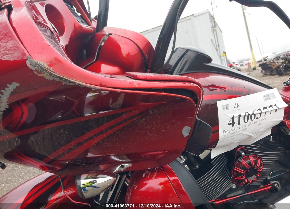 2019 HARLEY-DAVIDSON FLTRU VIN: 1HD1KGF12KB621687